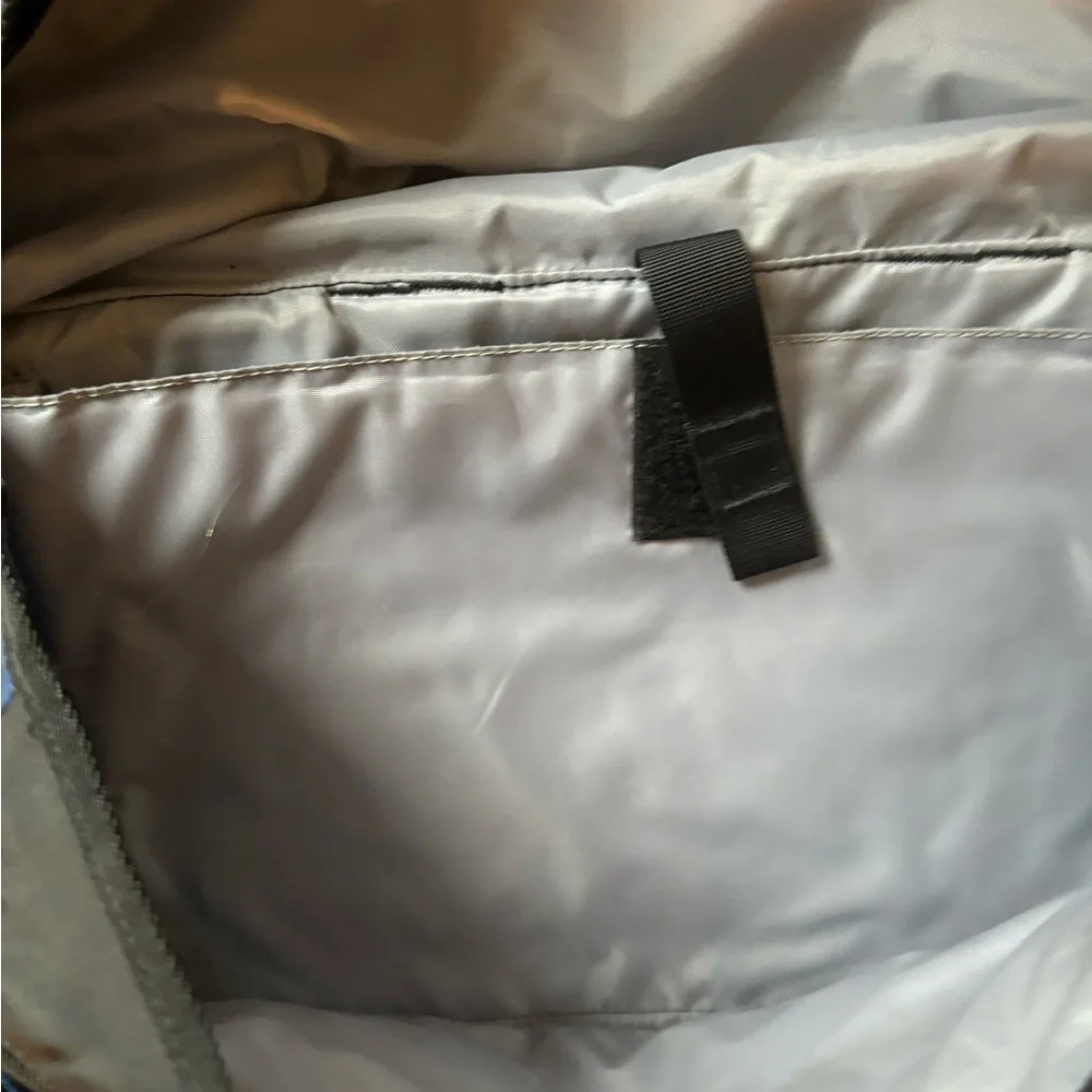 L.L. Bean Men’s Messenger Shoulder Computer Bag Navy Multiple Pockets Flap Close